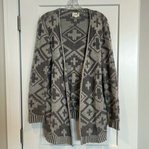 LA Hearts beautifully patterned cardigan. Size M/L.